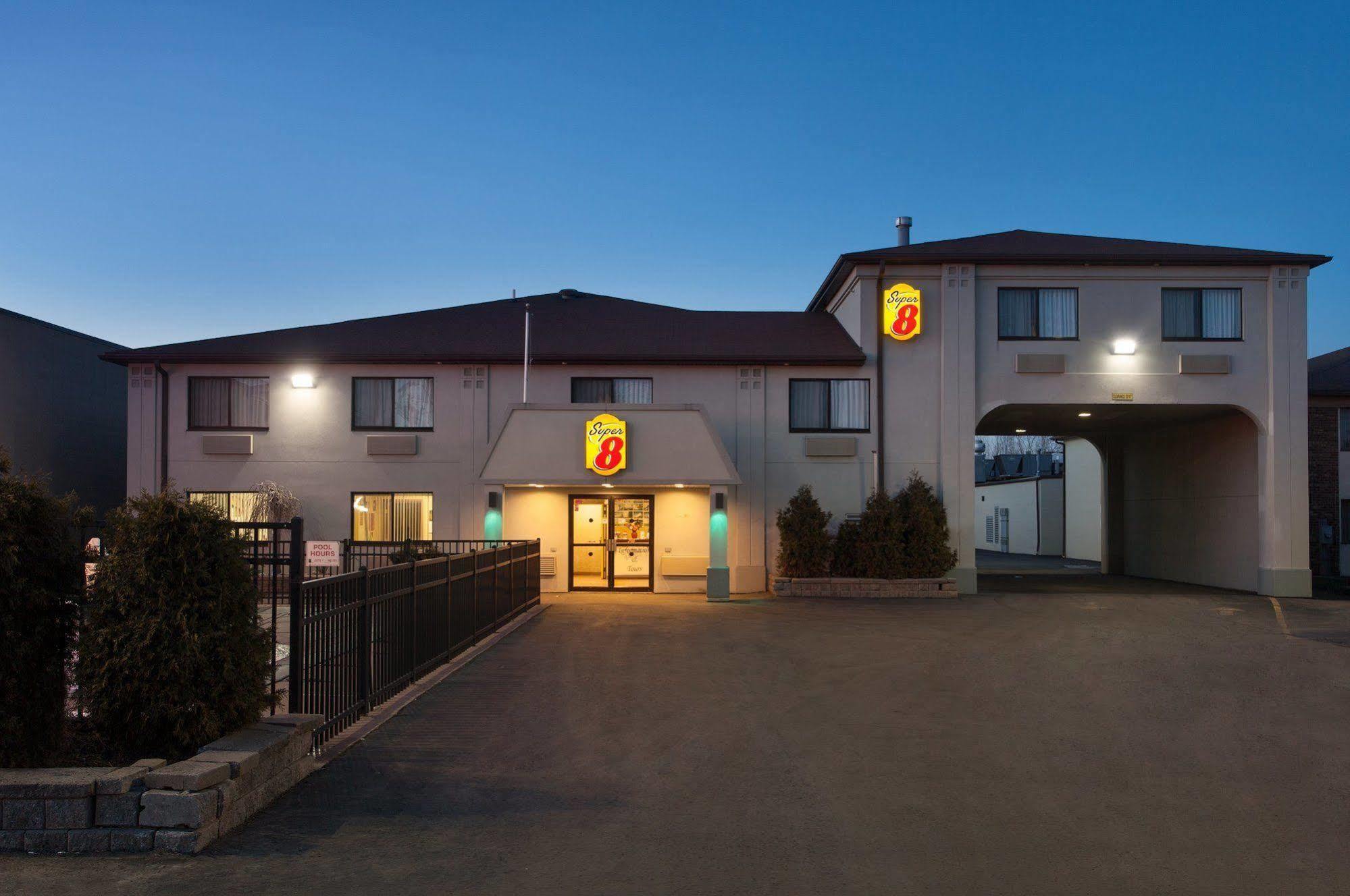 Super 8 By Wyndham Niagarawatervallen Buitenkant foto